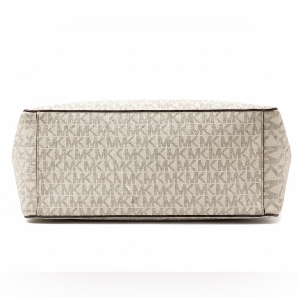 Michael Kors Jet Set Large East West Chain Tote - Vanilla/Gold - Picture 3 of 5